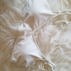 💕NEW💕Xhilaration Ruffle Bikini Top